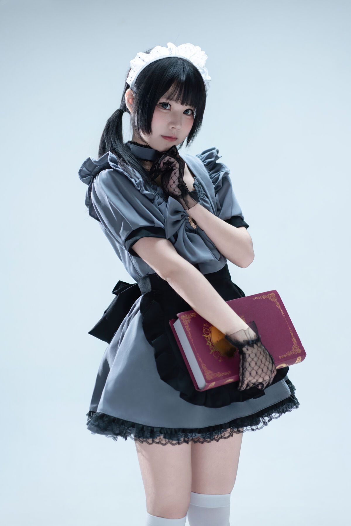 Coser@ Nagi Shimizu - Suitcase with Gray Maid (81P) Coser@ Nagi Shimizu - Suitcase with Gray Maid (81P)