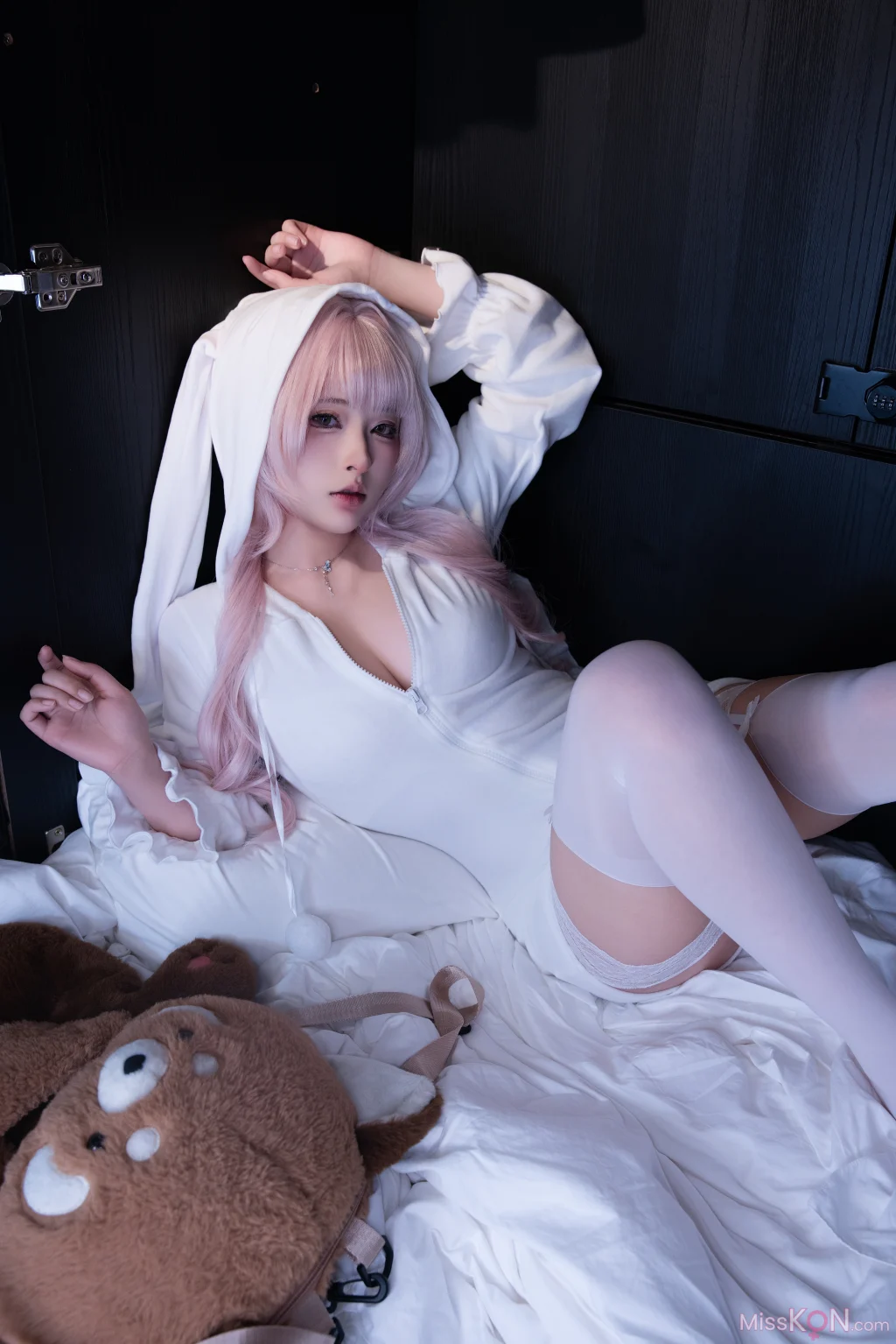 Coser@ Yoshino Shimizu: The Rabbit in the Wardrobe (71 photos + 1 video) Coser@ Yoshino Shimizu: The Rabbit in the Wardrobe (71 photos + 1 video)