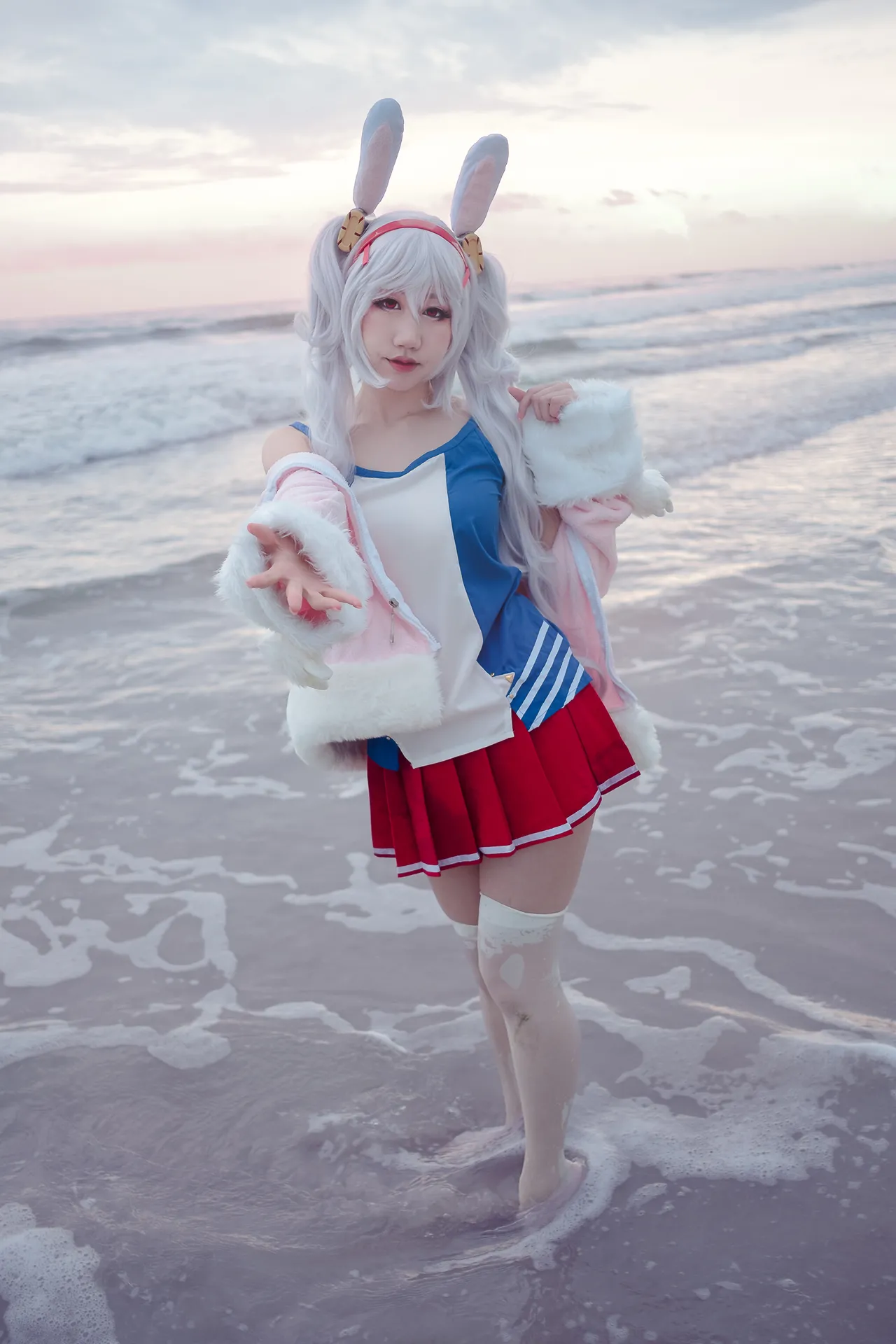 Danisaurz - Laffey Danisaurz - Laffey