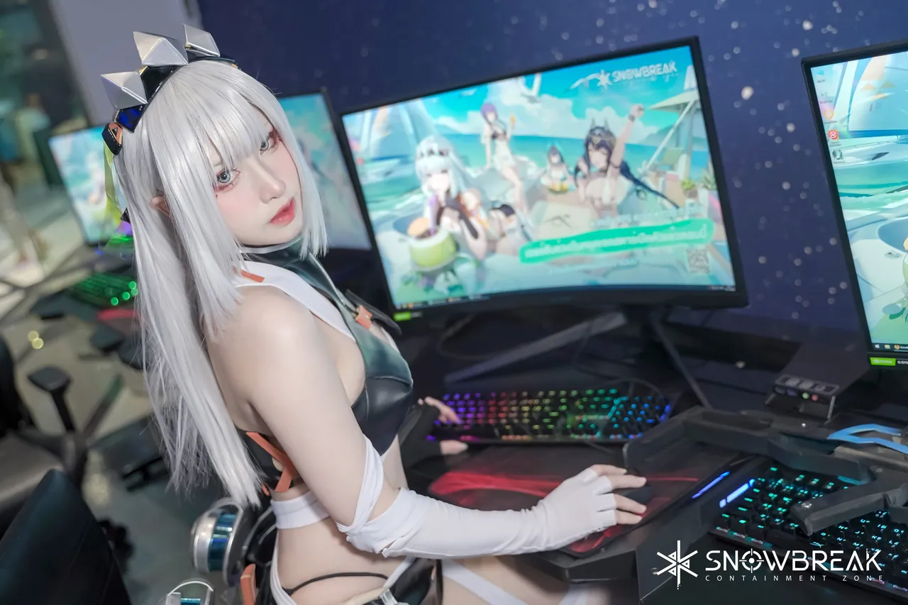 Snowbreak Cosplay Dust-White Forbidden Zone Snowbreak: Forbidden Zone Descends Snowbreak Cosplay Dust-White Forbidden Zone Snowbreak: Forbidden Zone Descends