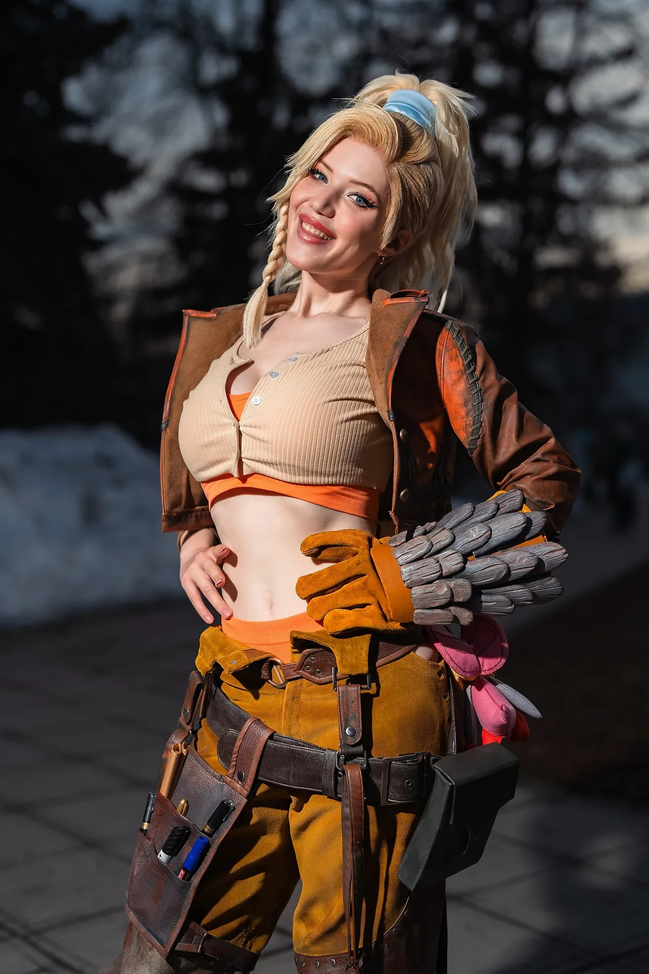 Lada Lyumos - Gemma (Monster Hunter) Lada Lyumos - Gemma (Monster Hunter)