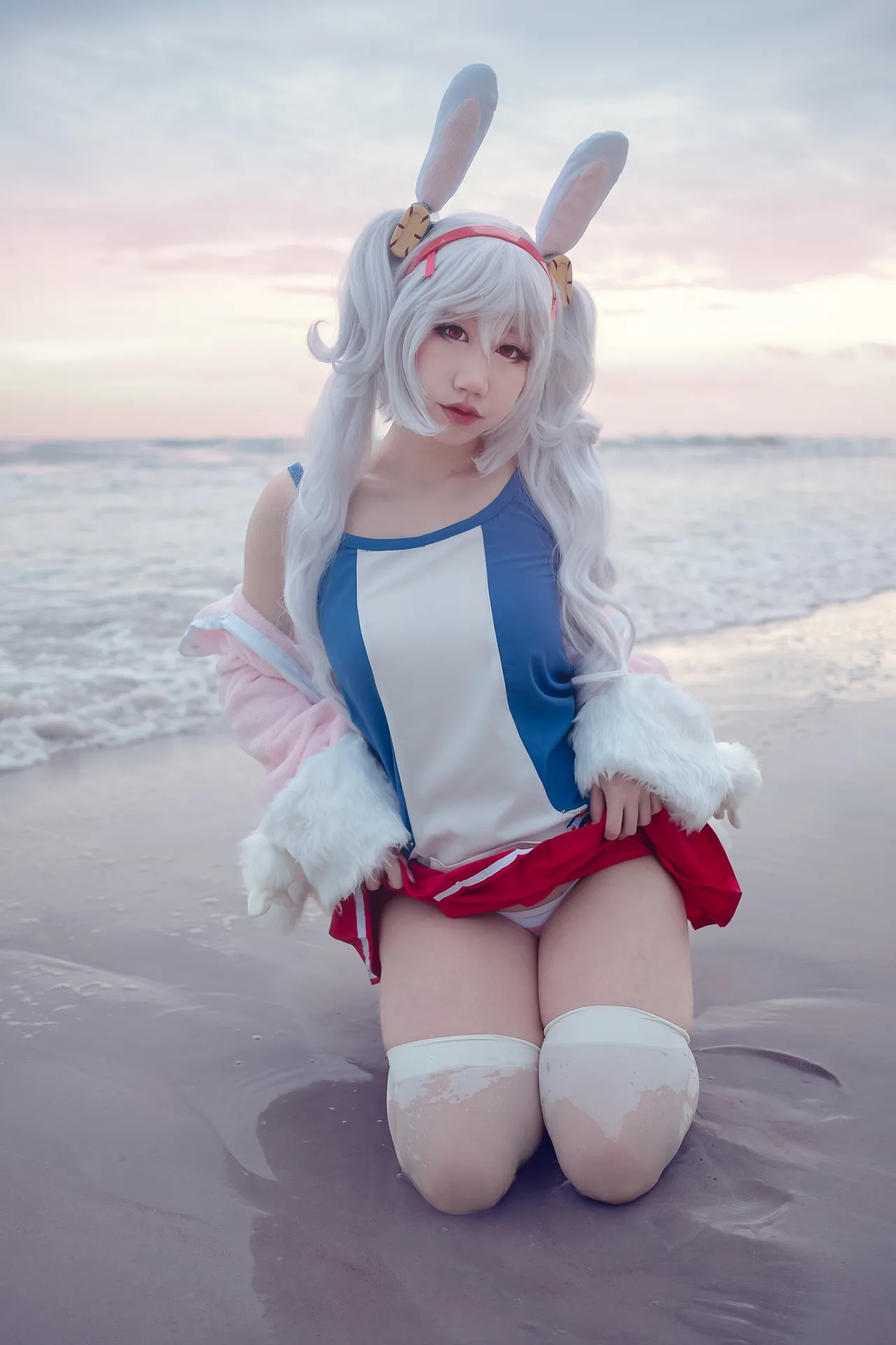 Danisaurz - Laffey Danisaurz - Laffey