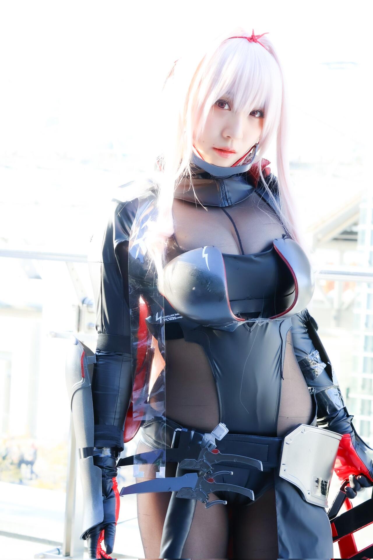 Iori Moe - Scarlet Iori Moe - Scarlet