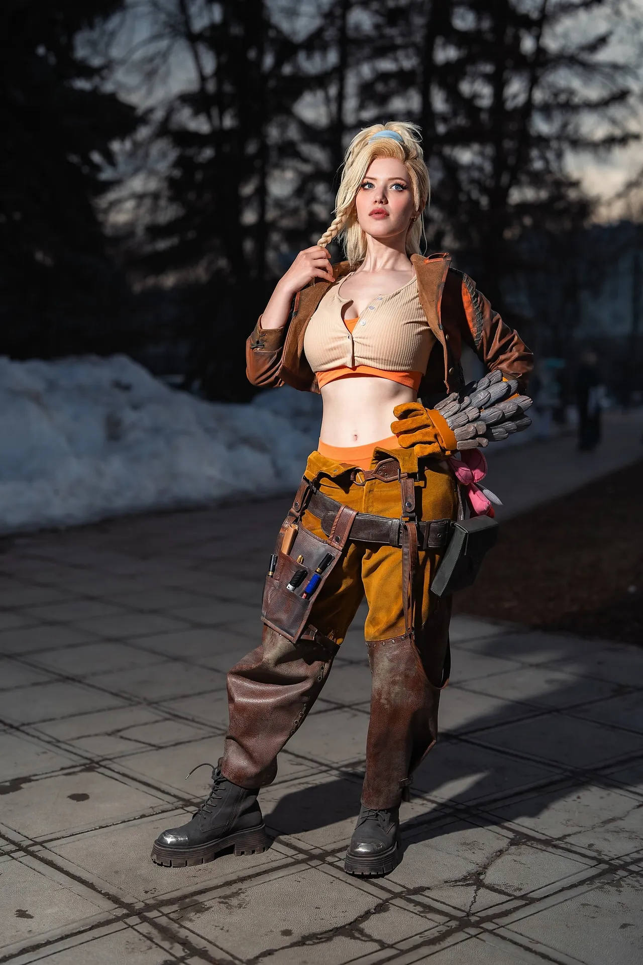 Lada Lyumos - Gemma (Monster Hunter) Lada Lyumos - Gemma (Monster Hunter)