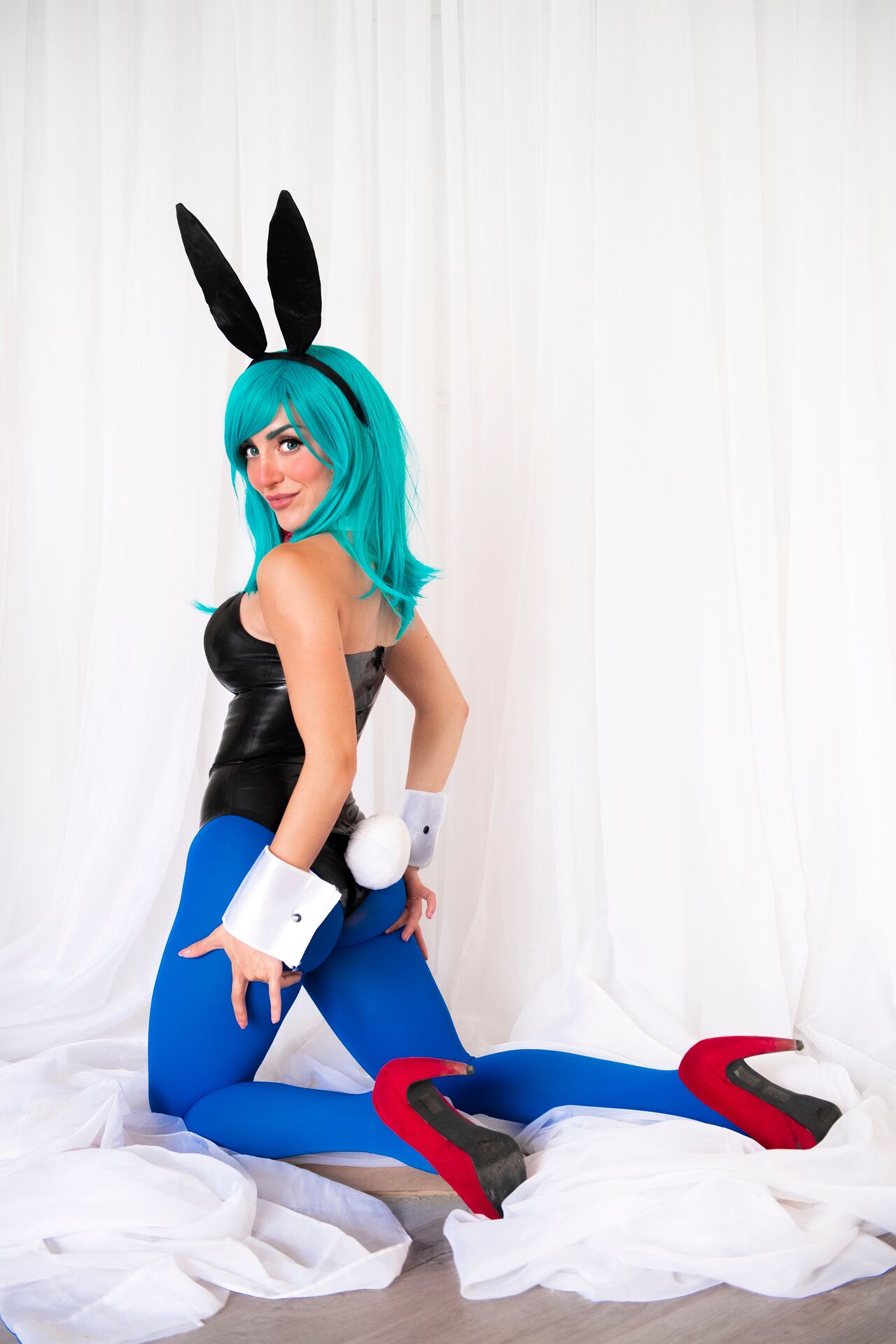 Lisa Mancini - Bunny Bulma Lisa Mancini - Bunny Bulma