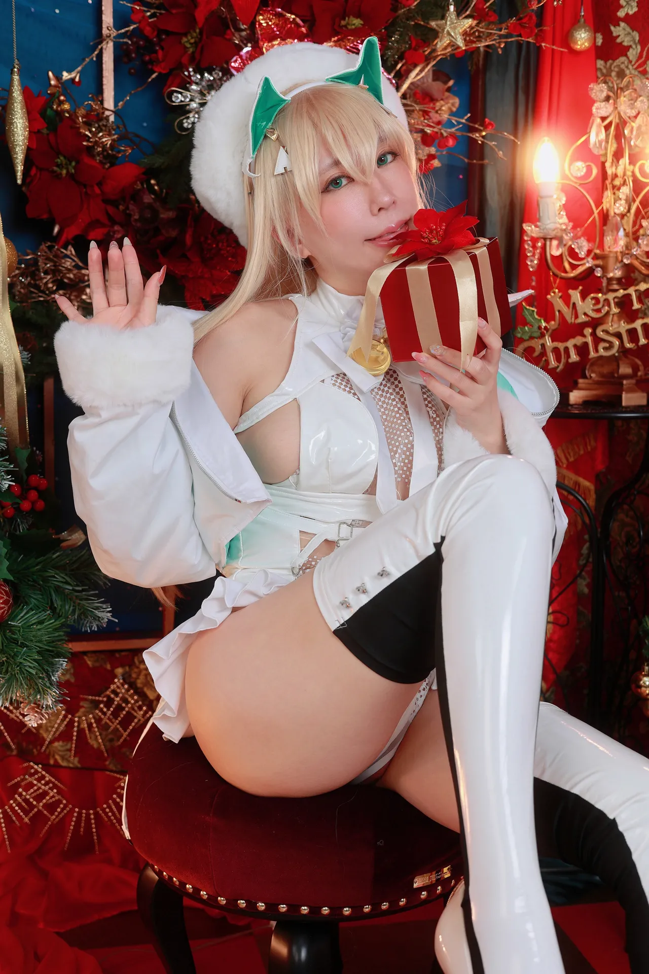 This is a NIKKE Christmas rupee. This is a NIKKE Christmas rupee. This is a NIKKE Christmas rupee. This is a NIKKE Christmas rupee.