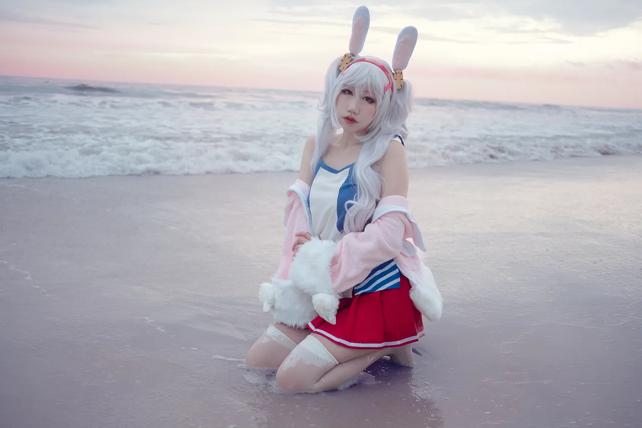 Danisaurz - Laffey Danisaurz - Laffey