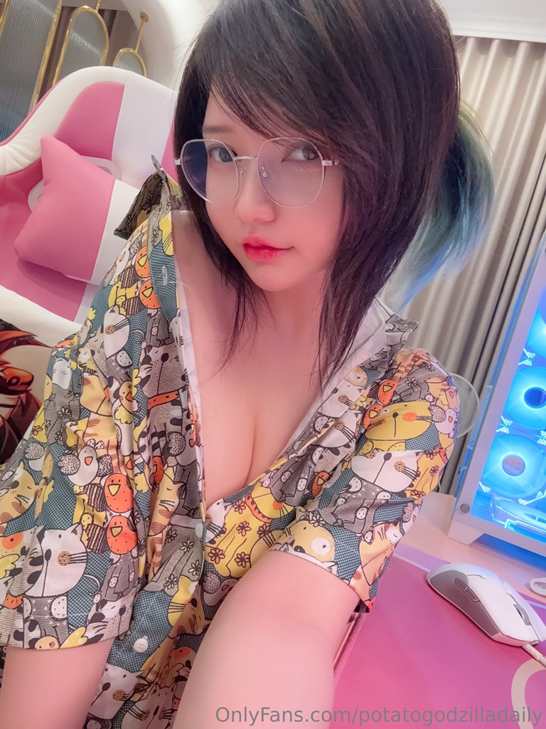 Potato Godzilla – OnlyFans Nude Dec 1-31, 2024 Potato Godzilla – OnlyFans Nude Dec 1-31, 2024