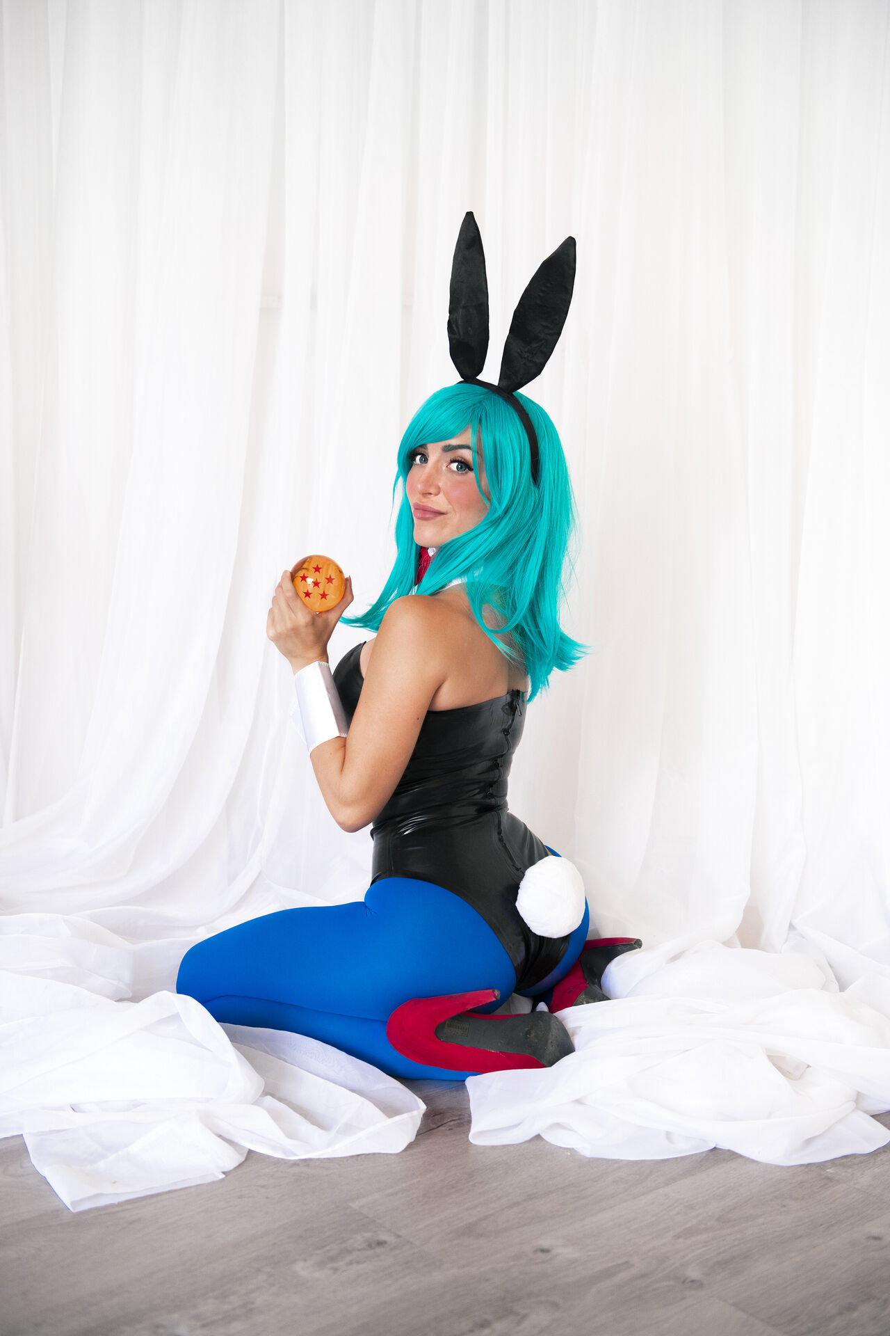 Lisa Mancini - Bunny Bulma Lisa Mancini - Bunny Bulma