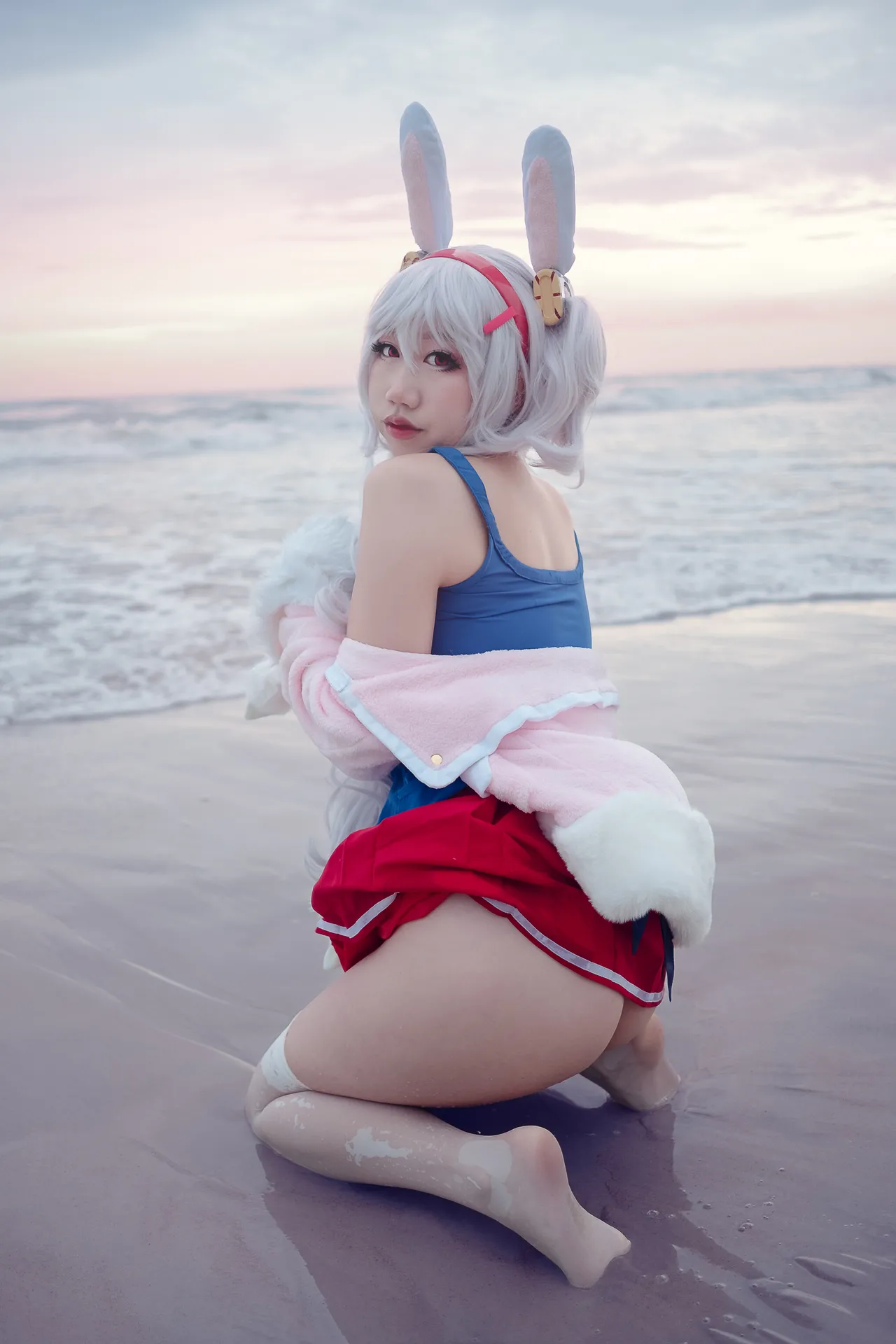 Danisaurz - Laffey Danisaurz - Laffey