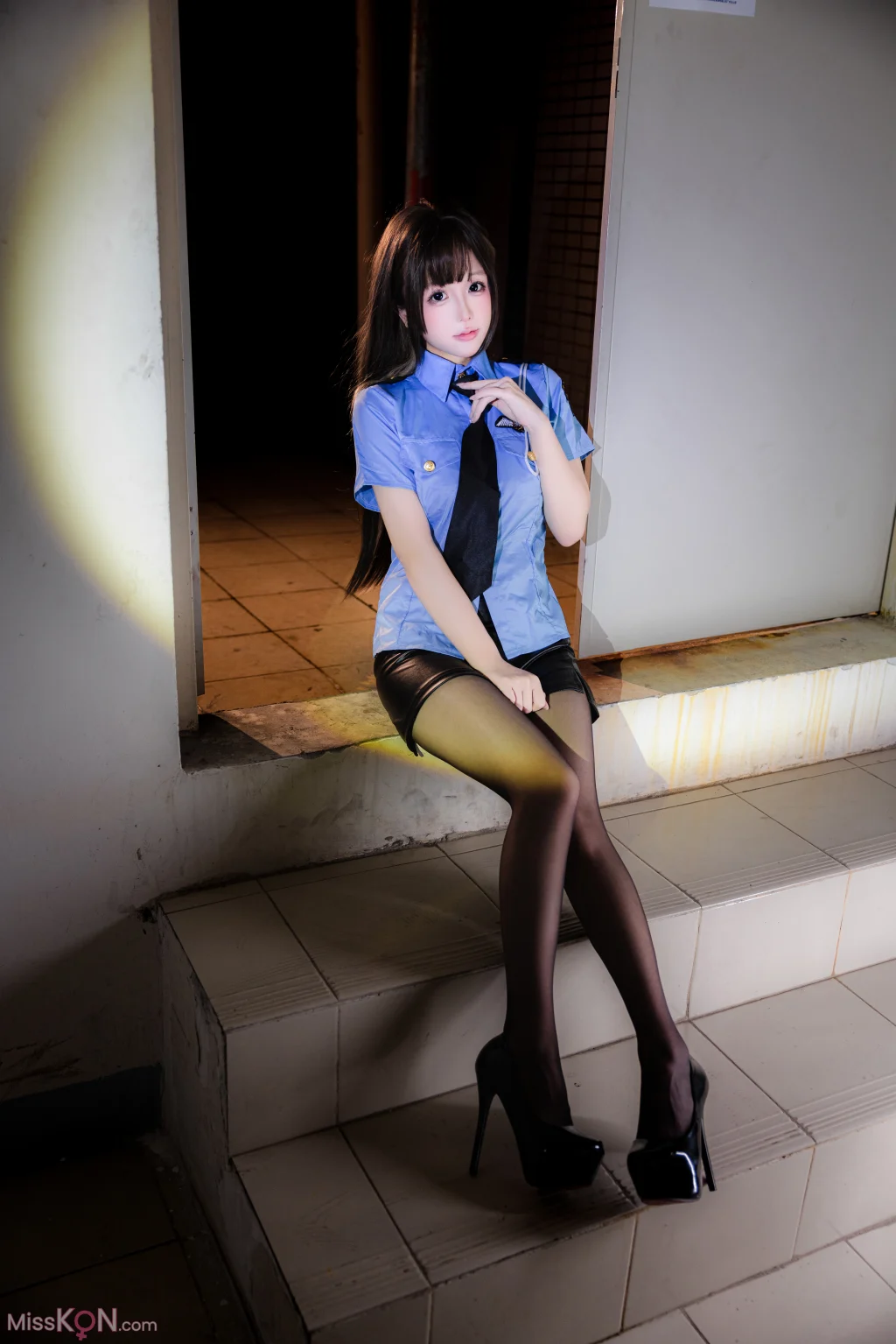 Coser@日奈娇: 楼道保安 (166 photos + 5 videos) Coser@日奈娇: 楼道保安 (166 photos + 5 videos)
