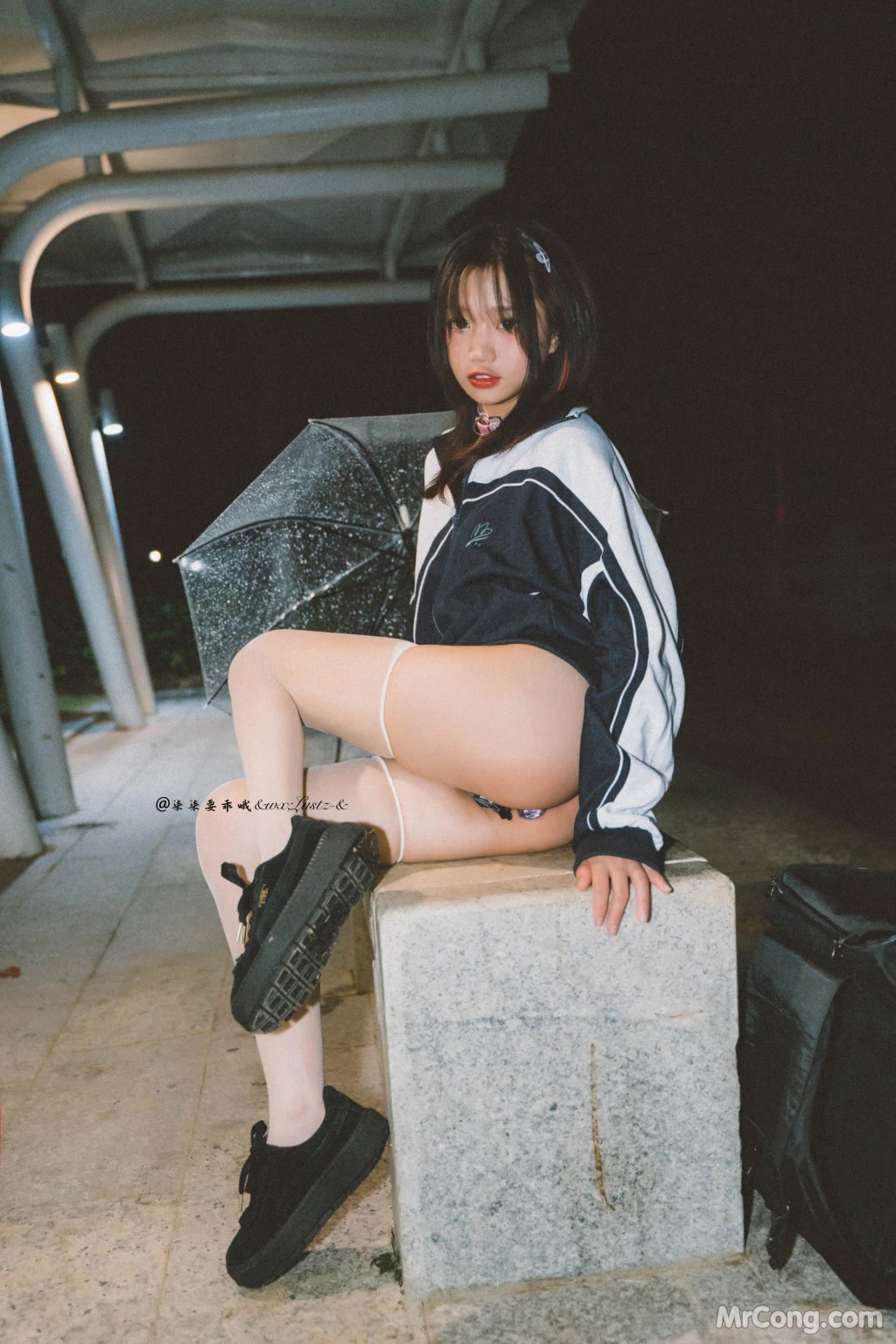 Coser@柒柒要乖哦: School Uniform (42 photos + 1 video) Coser@柒柒要乖哦: School Uniform (42 photos + 1 video)