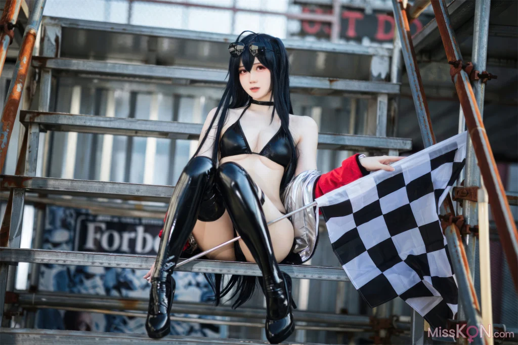 Coser@ Warm Charcoal: Azur Lane Taihou Racing Suit (32 photos) Coser@ Warm Charcoal: Azur Lane Taihou Racing Suit (32 photos)
