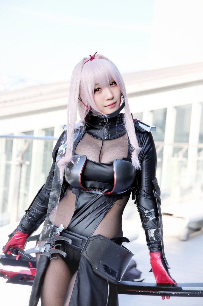 Iori Moe - Scarlet Iori Moe - Scarlet