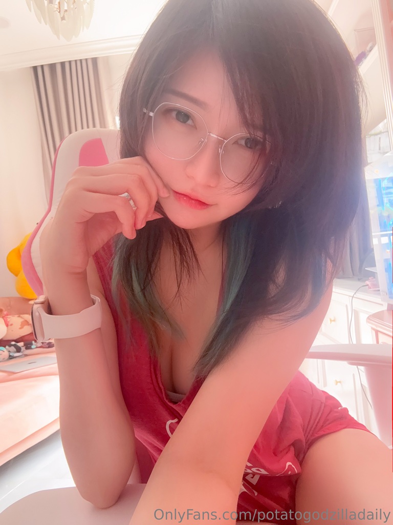 Potato Godzilla – OnlyFans Nude Dec 1-31, 2024 Potato Godzilla – OnlyFans Nude Dec 1-31, 2024