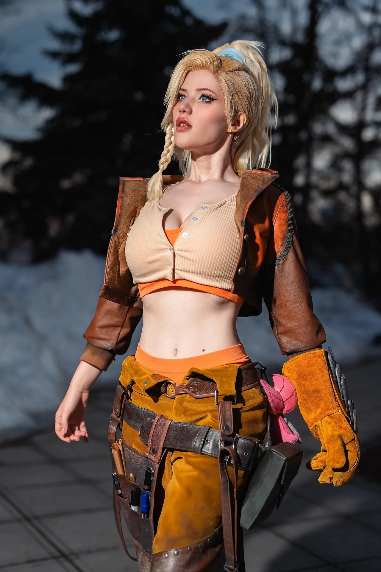 Lada Lyumos - Gemma (Monster Hunter) Lada Lyumos - Gemma (Monster Hunter)