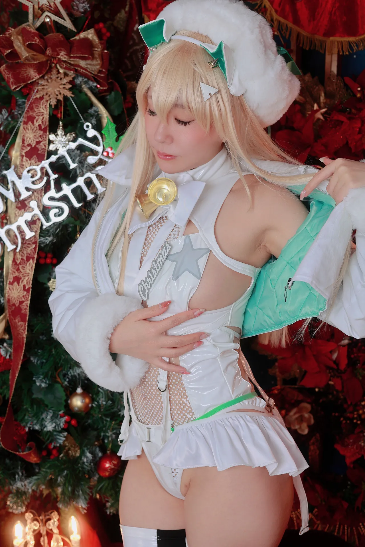 This is a NIKKE Christmas rupee. This is a NIKKE Christmas rupee. This is a NIKKE Christmas rupee. This is a NIKKE Christmas rupee.