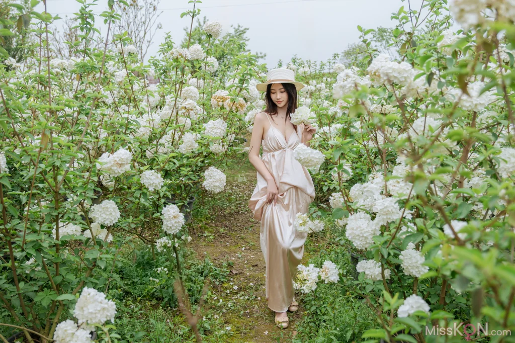 Coser@ Nnian: Wood Hydrangea (82 photos) Coser@ Nnian: Wood Hydrangea (82 photos)
