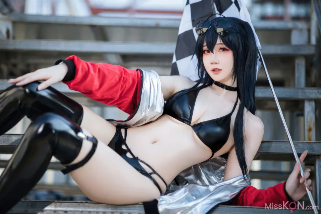 Coser@ Warm Charcoal: Azur Lane Taihou Racing Suit (32 photos) Coser@ Warm Charcoal: Azur Lane Taihou Racing Suit (32 photos)