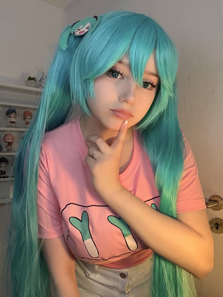 Upminaa - Miku 5 Upminaa - Miku 5
