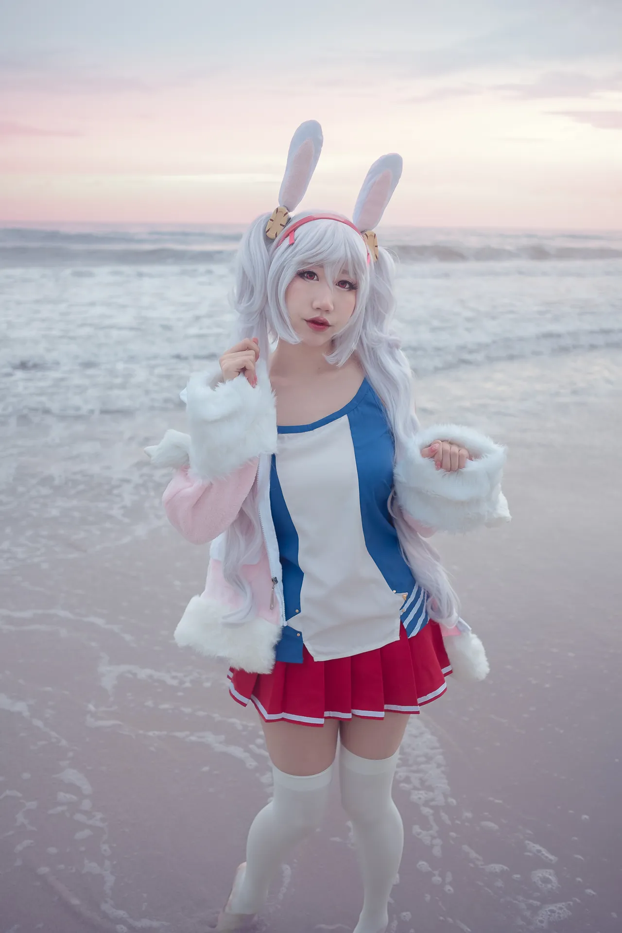 Danisaurz - Laffey Danisaurz - Laffey
