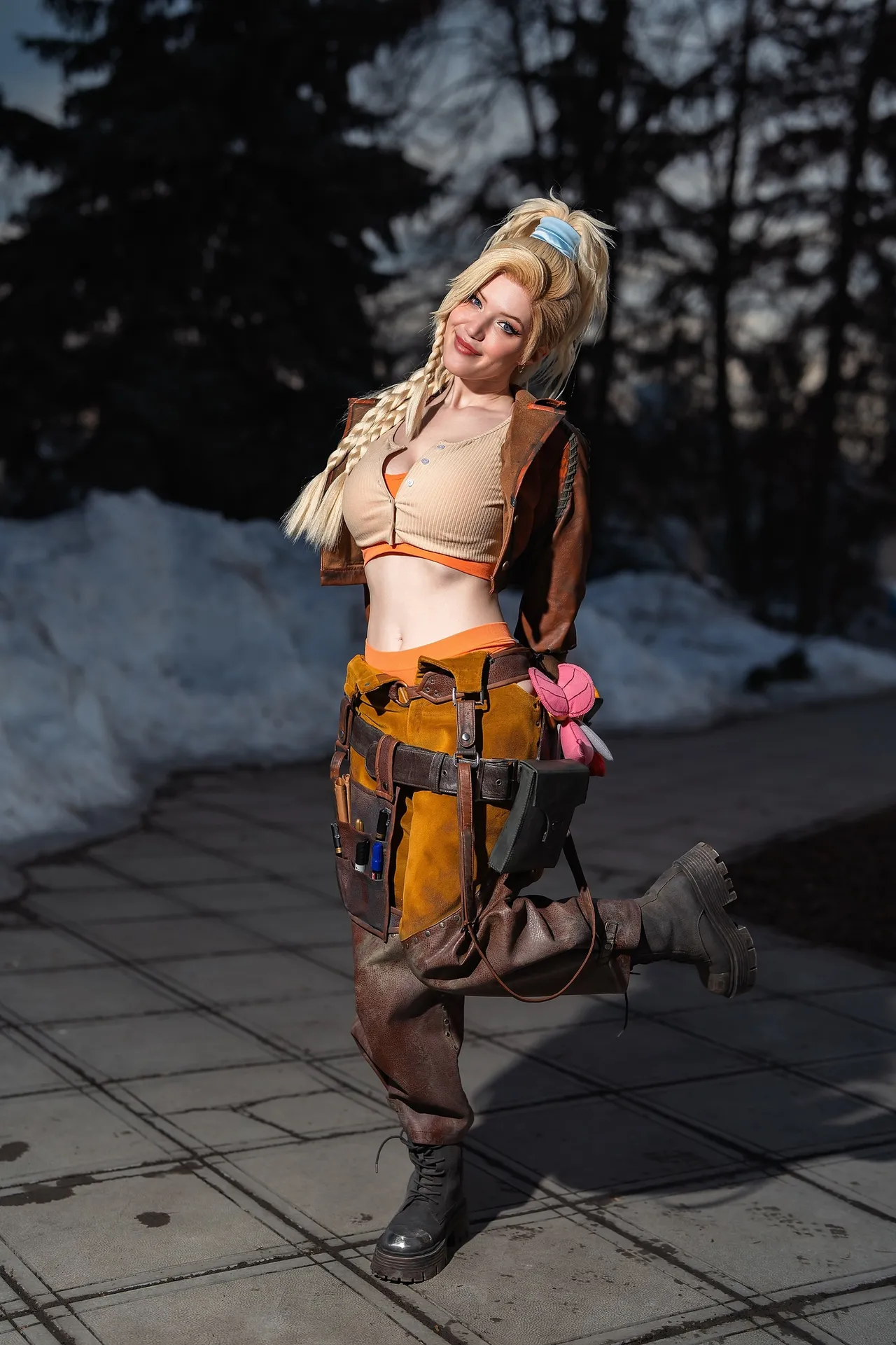 Lada Lyumos - Gemma (Monster Hunter) Lada Lyumos - Gemma (Monster Hunter)