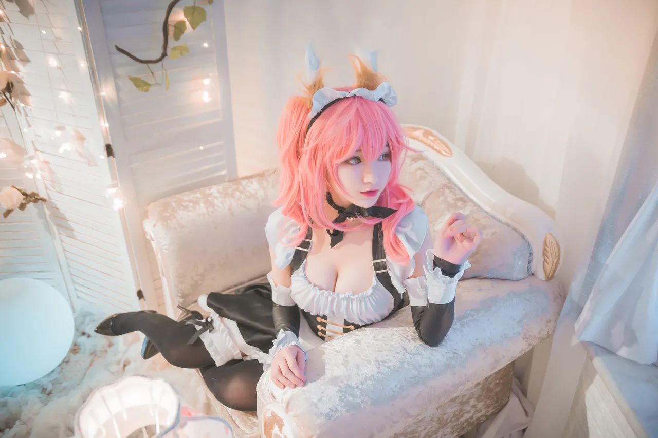 In front of Tamamo In front of Tamamo