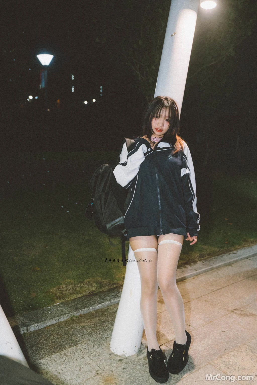 Coser@柒柒要乖哦: School Uniform (42 photos + 1 video) Coser@柒柒要乖哦: School Uniform (42 photos + 1 video)