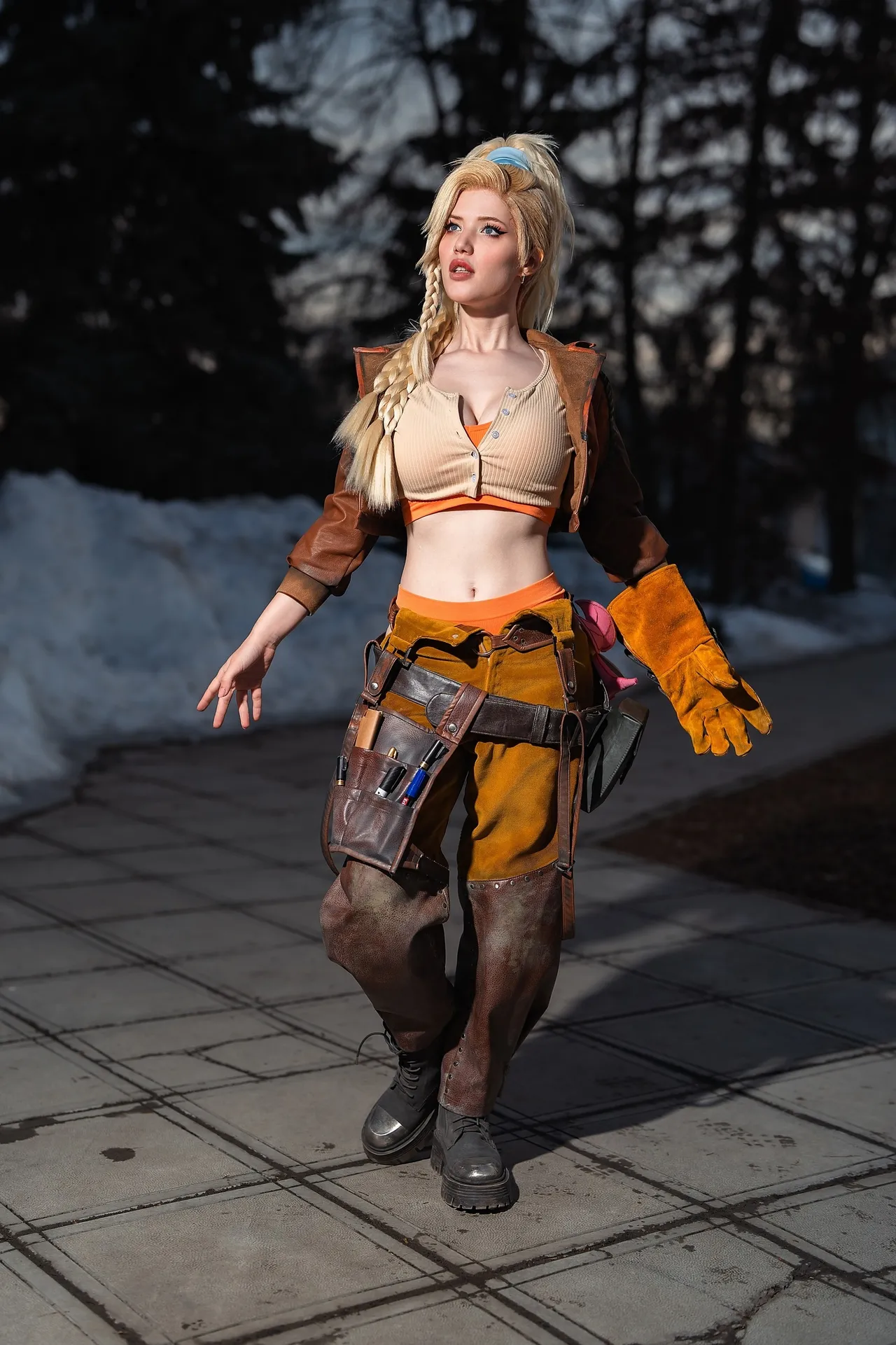 Lada Lyumos - Gemma (Monster Hunter) Lada Lyumos - Gemma (Monster Hunter)