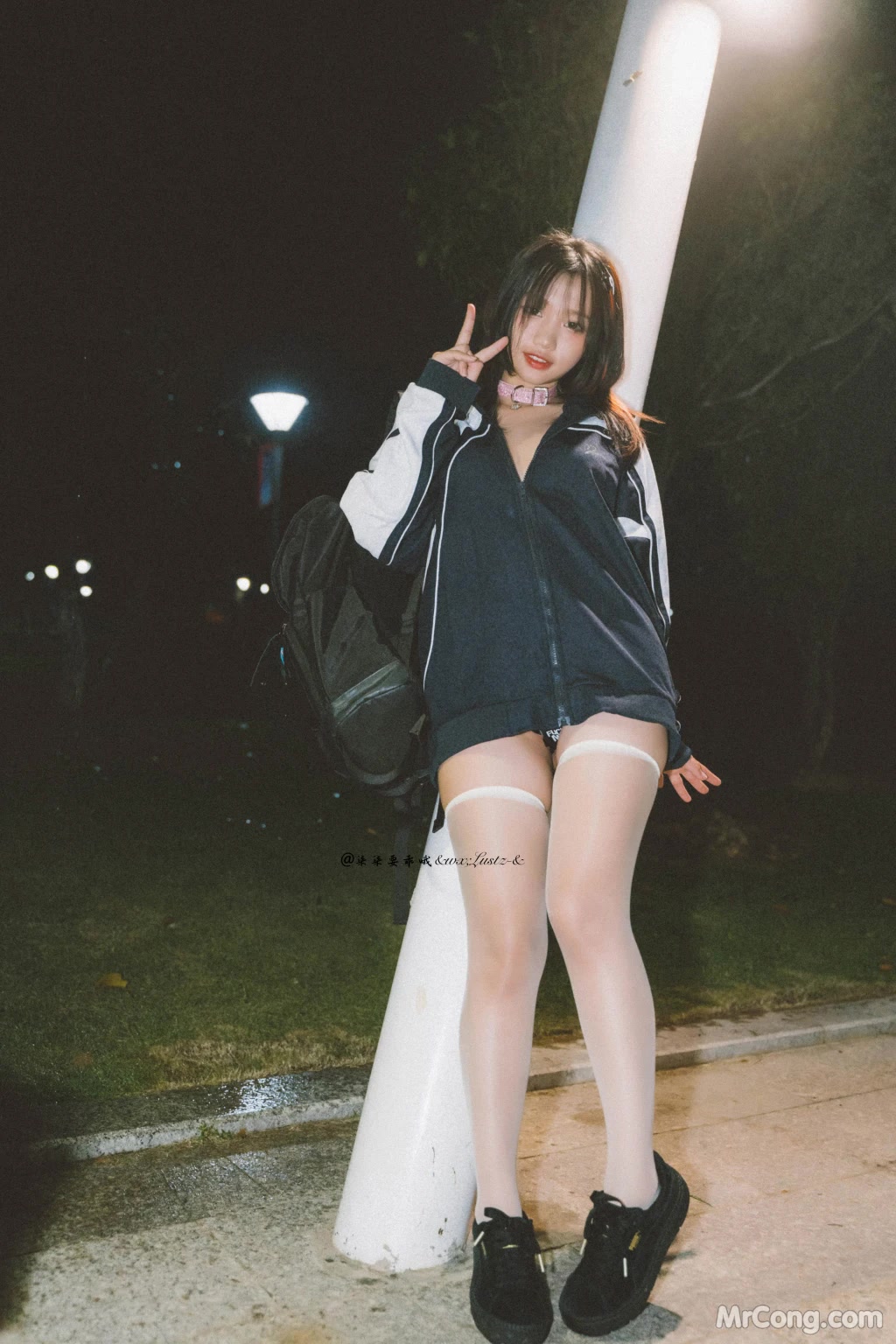 Coser@柒柒要乖哦: School Uniform (42 photos + 1 video) Coser@柒柒要乖哦: School Uniform (42 photos + 1 video)