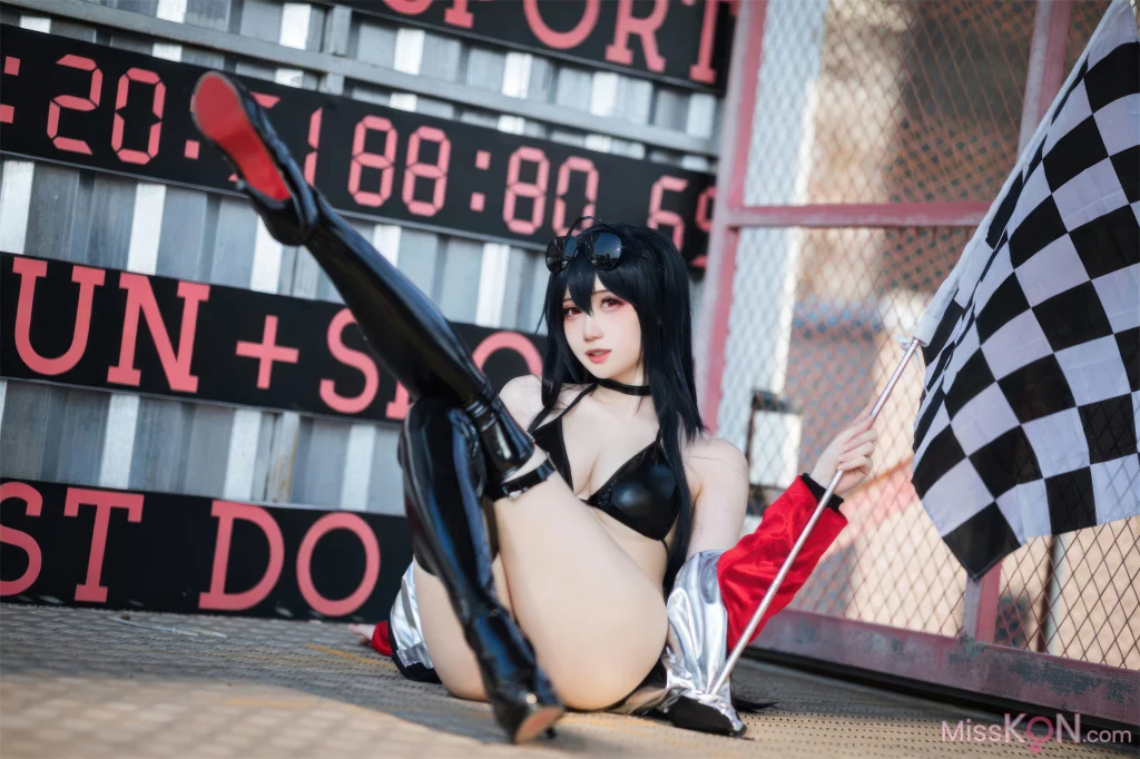 Coser@ Warm Charcoal: Azur Lane Taihou Racing Suit (32 photos) Coser@ Warm Charcoal: Azur Lane Taihou Racing Suit (32 photos)