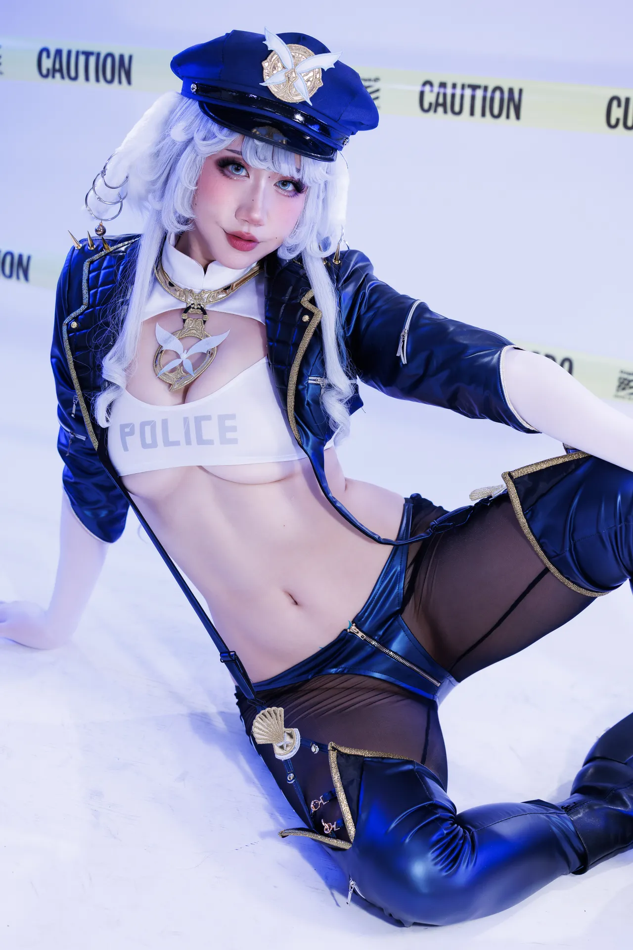 Danisaurz - Officer Shinano Danisaurz - Officer Shinano