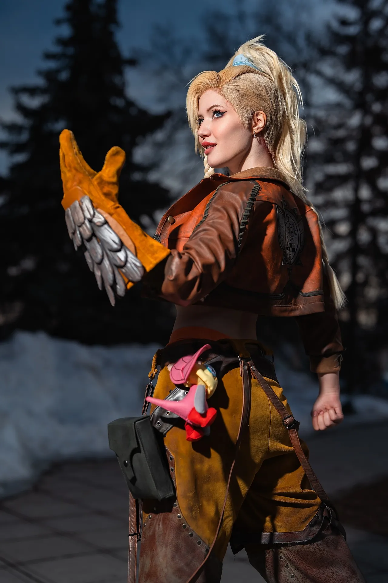Lada Lyumos - Gemma (Monster Hunter) Lada Lyumos - Gemma (Monster Hunter)