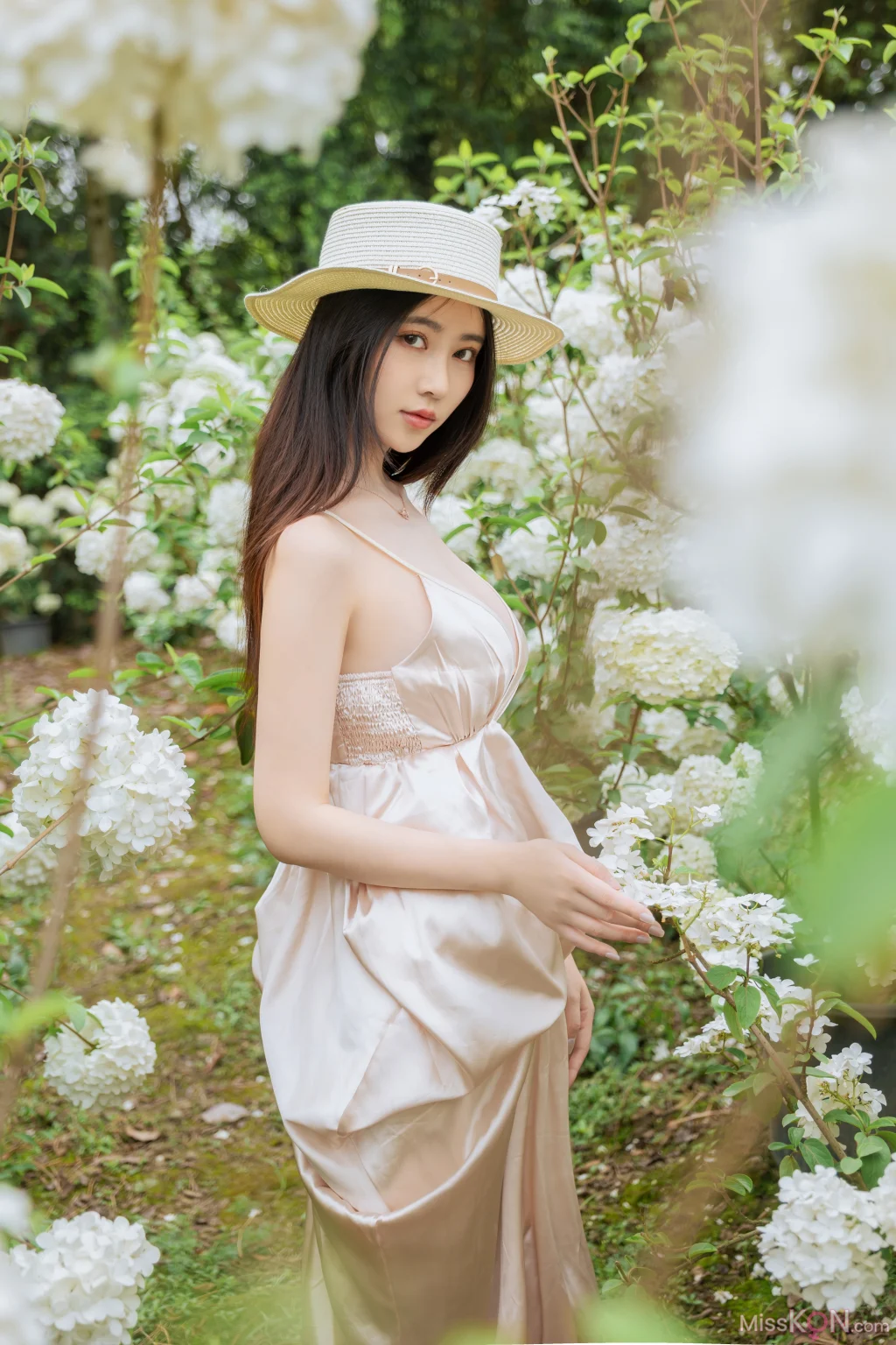Coser@ Nnian: Wood Hydrangea (82 photos) Coser@ Nnian: Wood Hydrangea (82 photos)