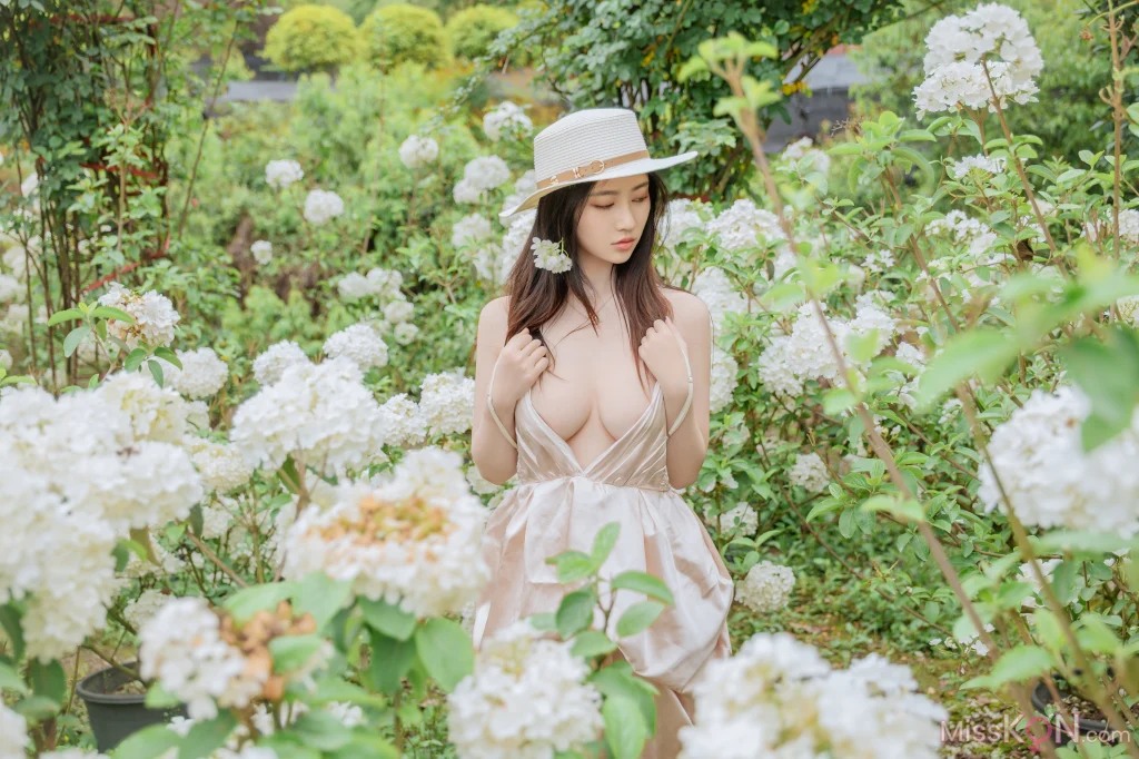 Coser@ Nnian: Wood Hydrangea (82 photos) Coser@ Nnian: Wood Hydrangea (82 photos)