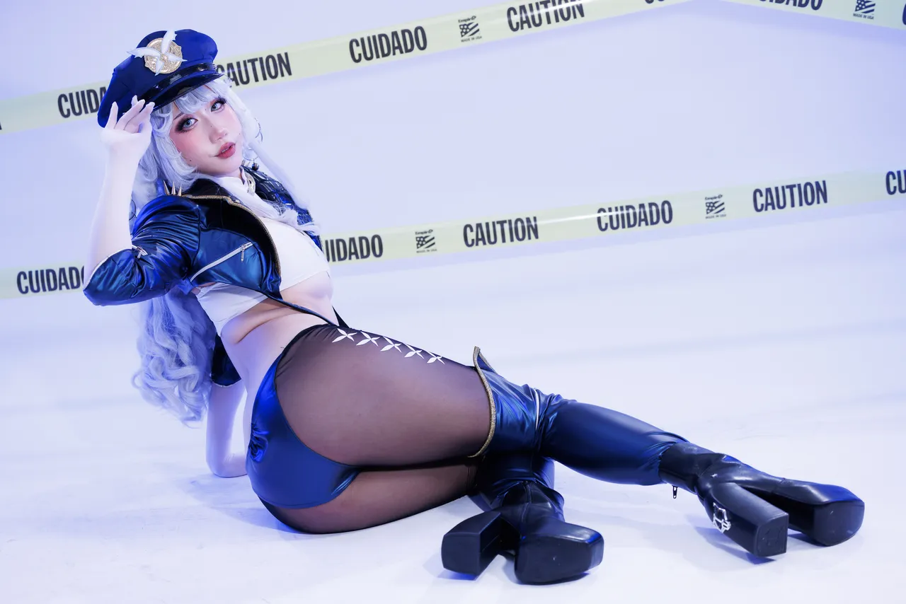 Danisaurz - Officer Shinano Danisaurz - Officer Shinano