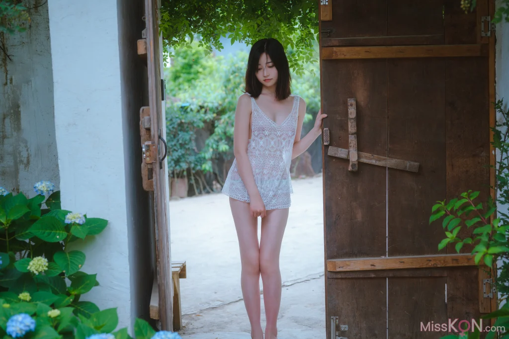 Coser@ Nnian: Summer Courtyard (38 photos) Coser@ Nnian: Summer Courtyard (38 photos)