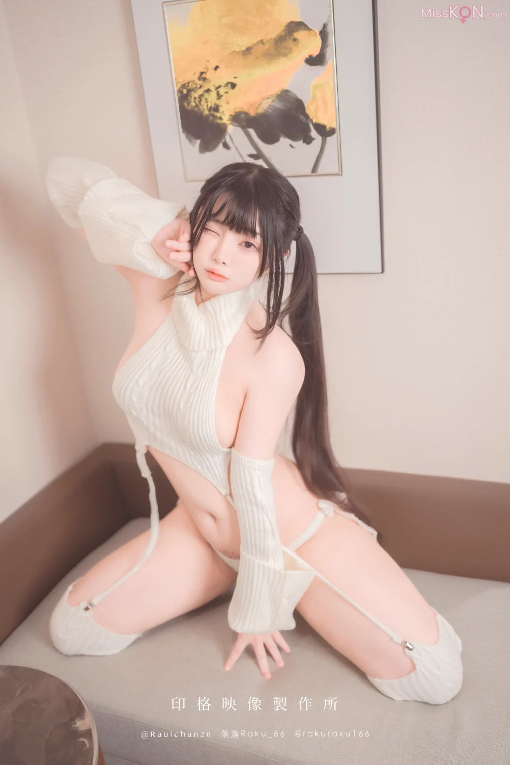 Coser@落落Raku: Hentai Sweater (41 photos + 1 video) Coser@落落Raku: Hentai Sweater (41 photos + 1 video)