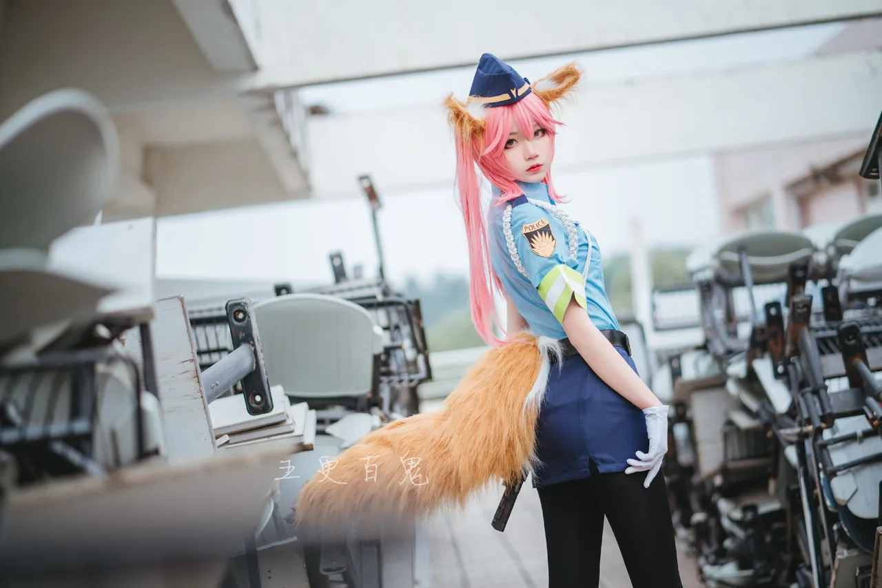 In front of Tamamo In front of Tamamo
