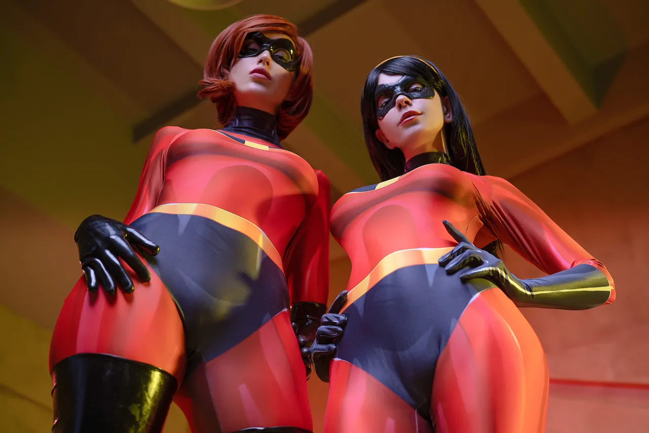 Lera Himera & Caterpillar Cos - Elastigirl and Violet Lera Himera & Caterpillar Cos - Elastigirl and Violet