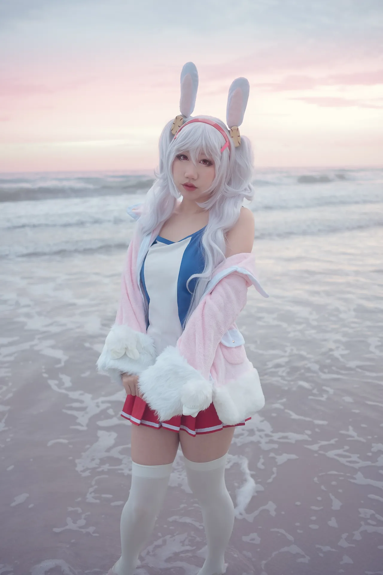 Danisaurz - Laffey Danisaurz - Laffey