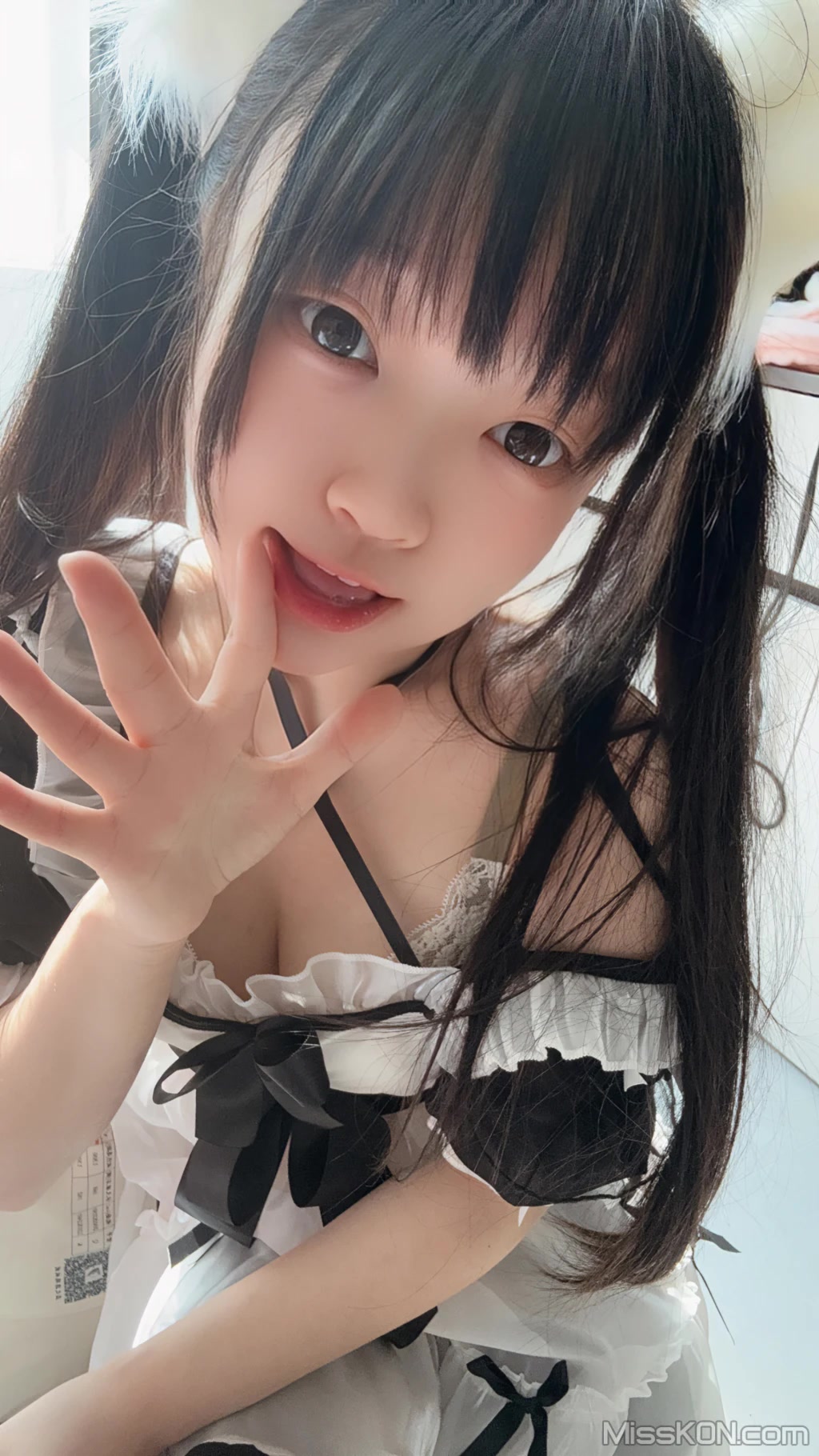 Coser@ Eiri Kamizawa: 主人喜欢这套吗 (63 photos + 11 videos) Coser@ Eiri Kamizawa: 主人喜欢这套吗 (63 photos + 11 videos)
