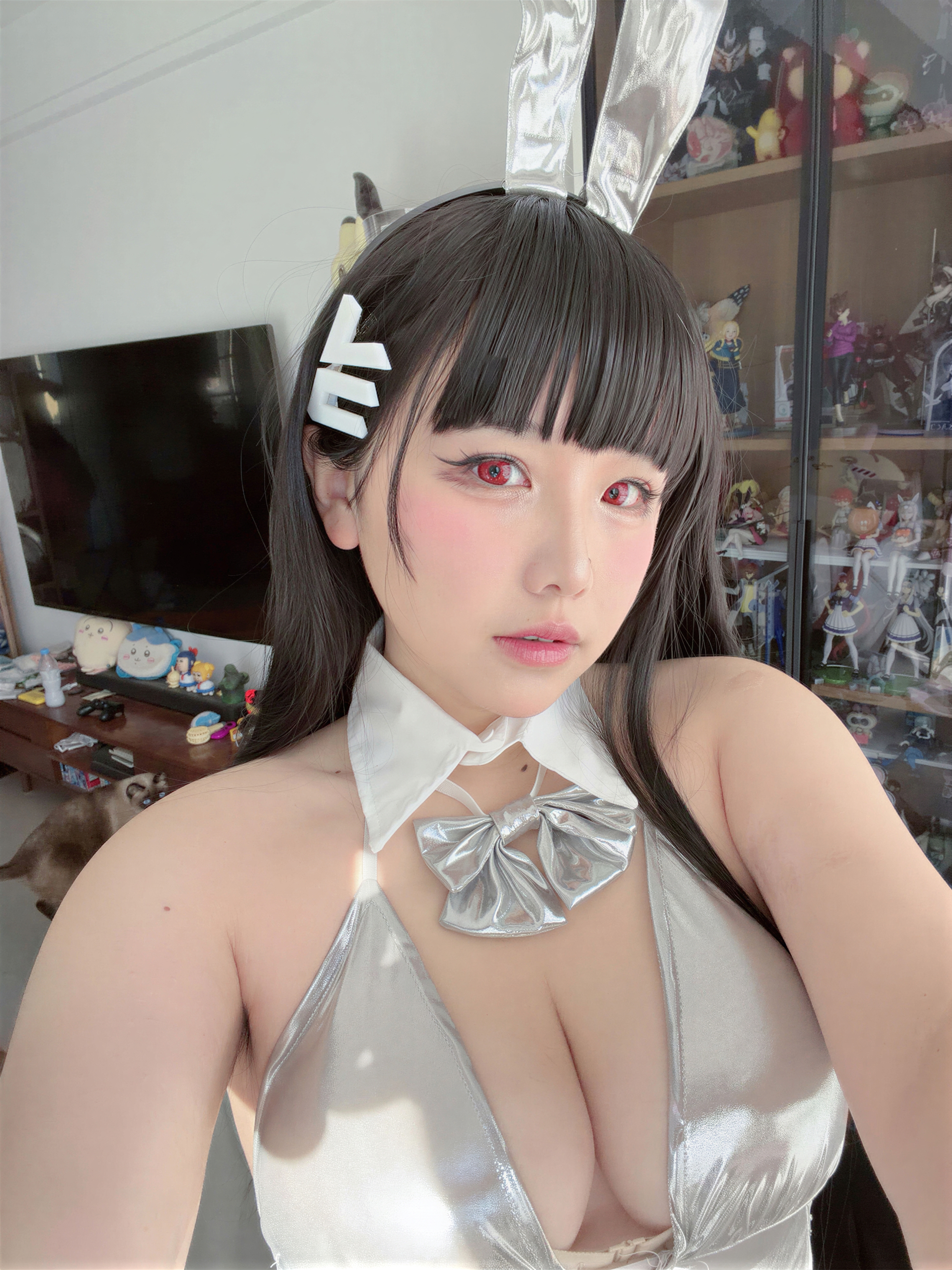A Ban is very happy today - Blue Archive Tiaoyue Rion Silver Long Dress A Ban is very happy today - Blue Archive Tiaoyue Rion Silver Long Dress
