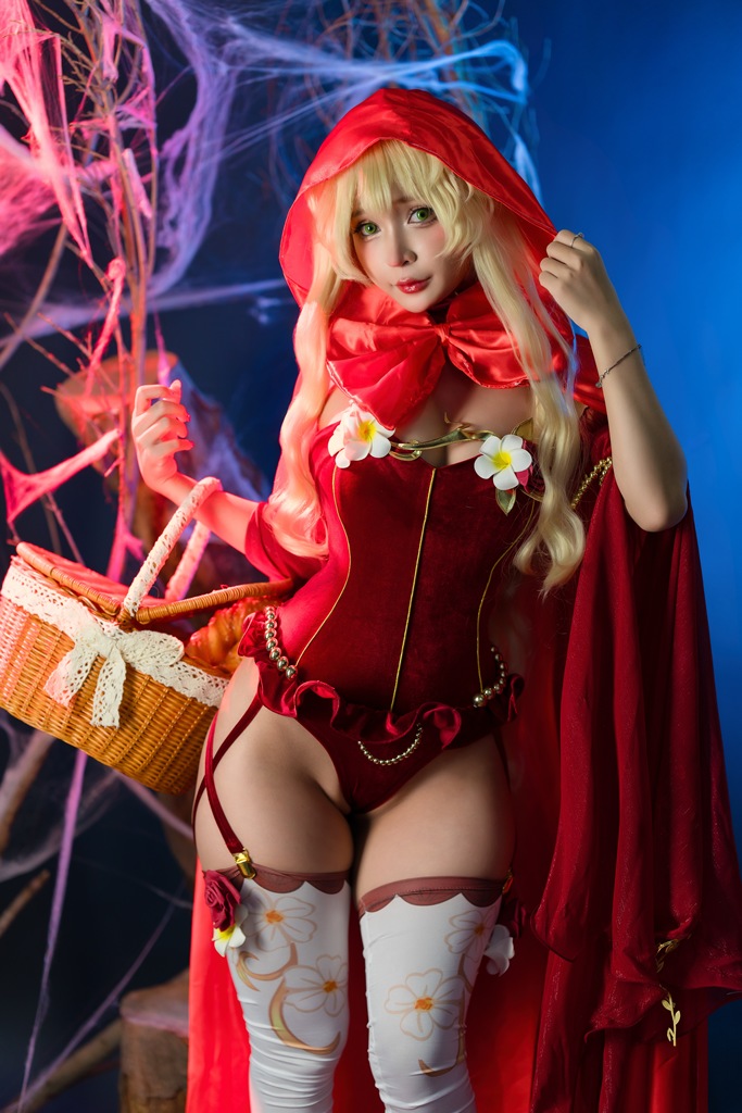 Umeko J – Little Red Riding Hood Umeko J – Little Red Riding Hood
