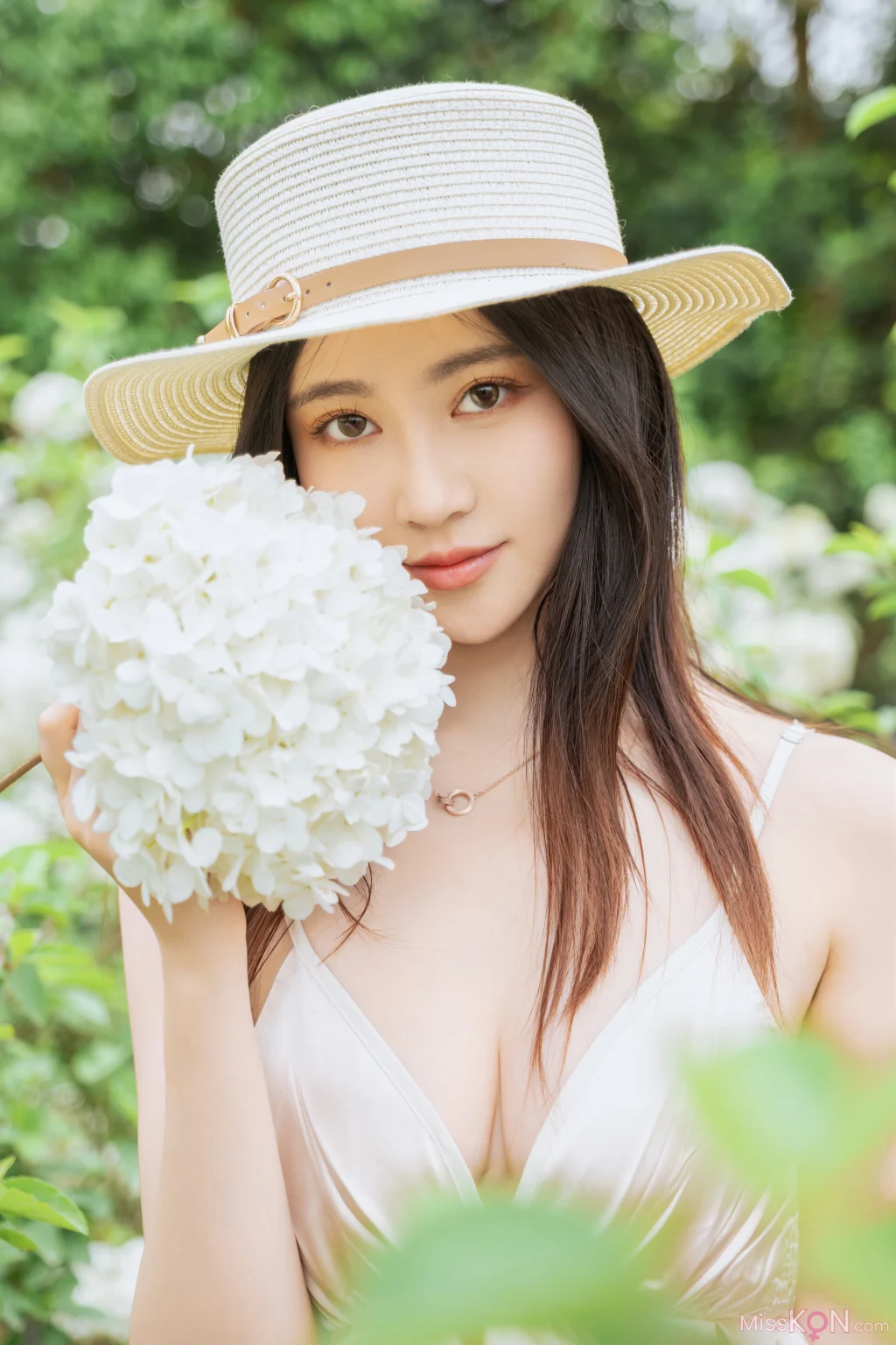 Coser@ Nnian: Wood Hydrangea (82 photos) Coser@ Nnian: Wood Hydrangea (82 photos)