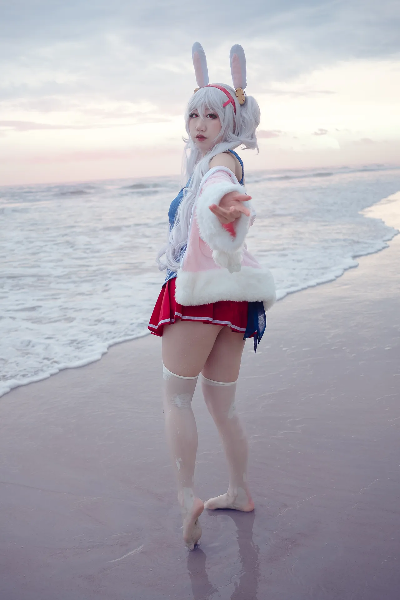 Danisaurz - Laffey Danisaurz - Laffey