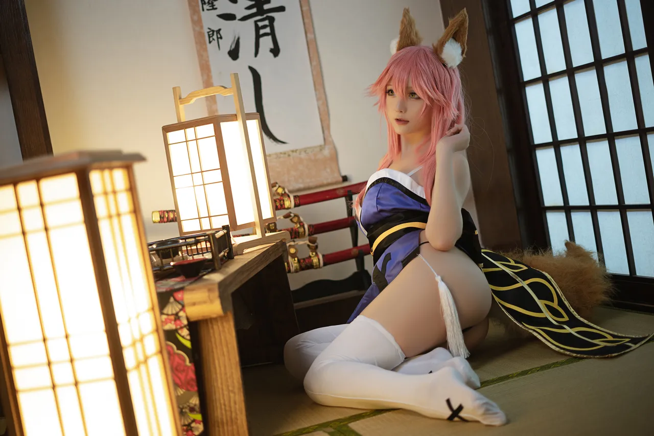 In front of Tamamo In front of Tamamo