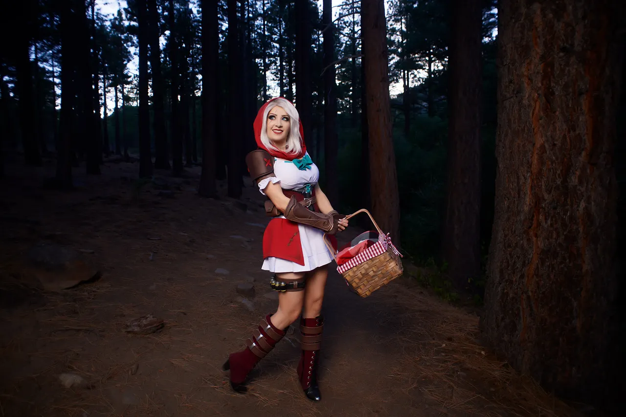Kate Sarkissian - Little Red Riding Hood Kate Sarkissian - Little Red Riding Hood