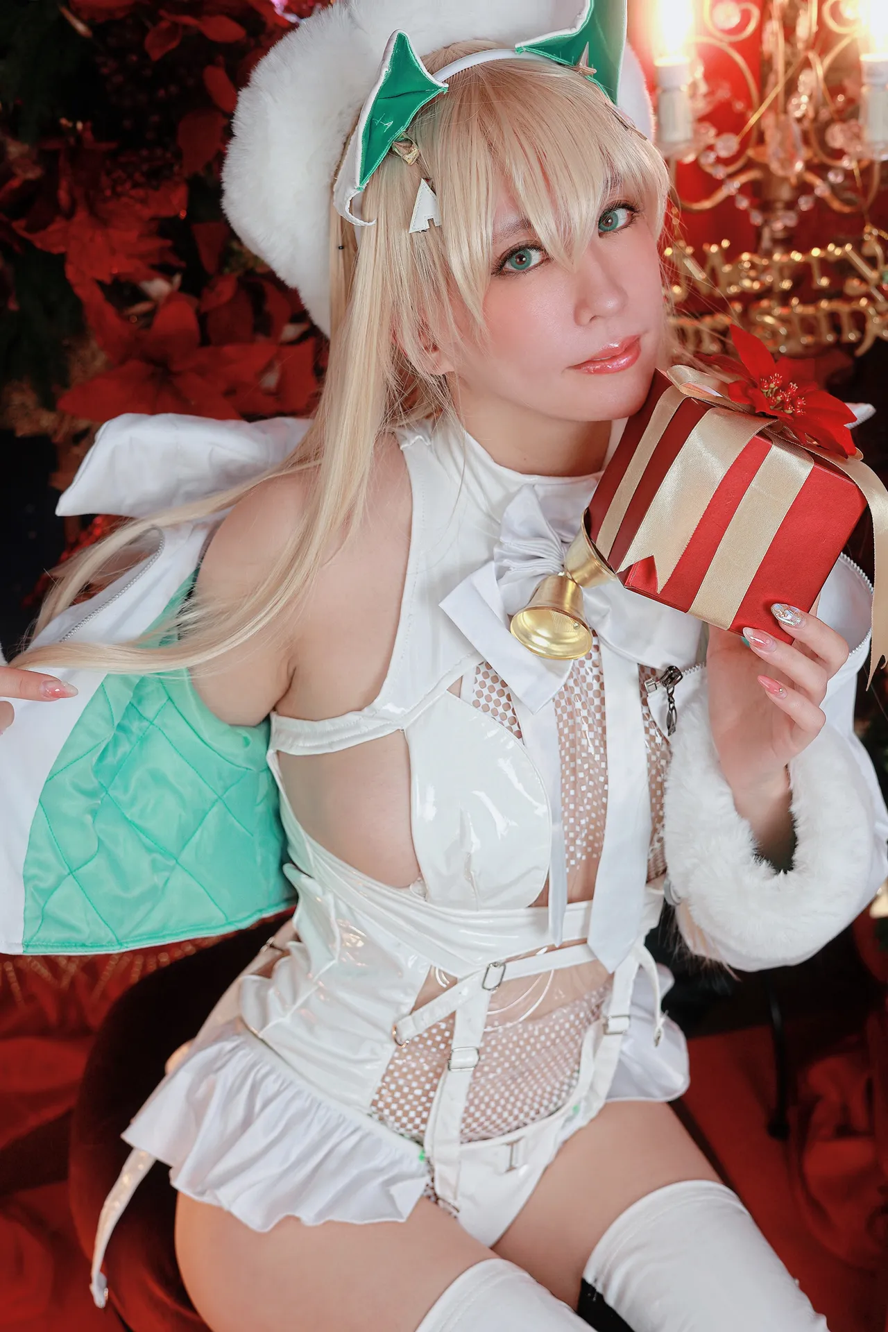 This is a NIKKE Christmas rupee. This is a NIKKE Christmas rupee. This is a NIKKE Christmas rupee. This is a NIKKE Christmas rupee.