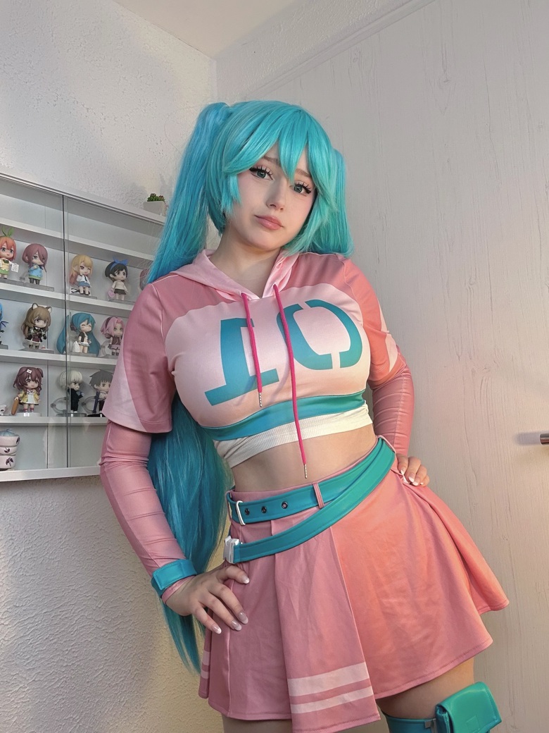 Upminaa - Miku 5 Upminaa - Miku 5